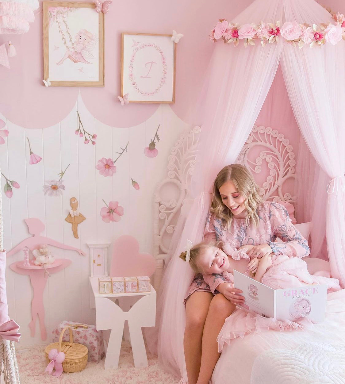 Grace & Scrunch Book